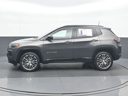 Used 2022 Jeep Compass Limited w/ Elite Group image 3