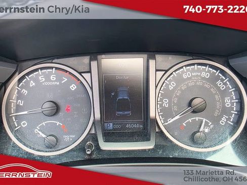 Used 2019 Toyota Tacoma TRD Sport image 17