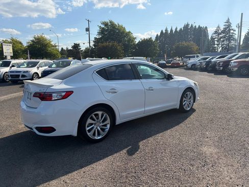 Used 2017 Acura ILX FWD image 3