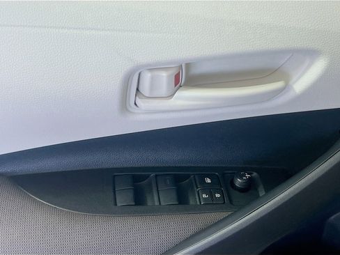 Used 2025 Toyota Corolla LE image 16