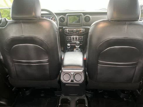 Used 2023 Jeep Wrangler Sport S image 13