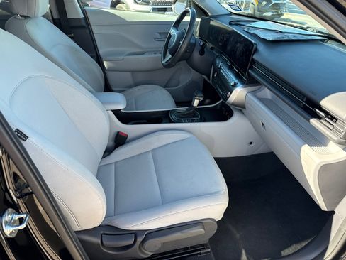 Used 2025 Hyundai Kona SEL image 13