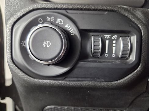 Used 2022 Jeep Wrangler Sport AWD/4WD image 21