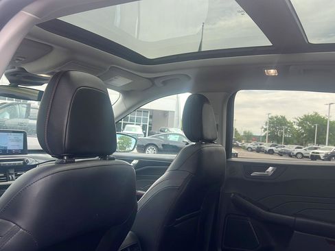 Used 2022 Ford Escape SEL w/ SEL Stealth AWD Package image 18
