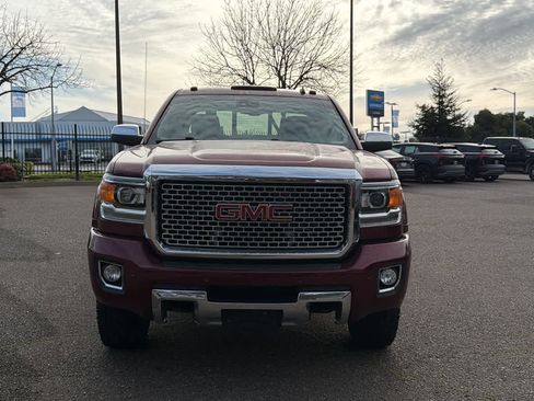 Used 2015 GMC Sierra 2500 Denali w/ Driver Alert Package image 2