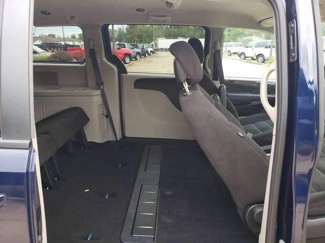 Used 2016 Dodge Grand Caravan SE w/ Quick Order Package 29E SE FWD image 16