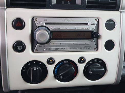 Used 2010 Toyota FJ Cruiser 4WD image 19