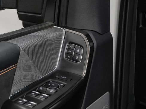 Used 2024 Ford F350 Platinum image 43