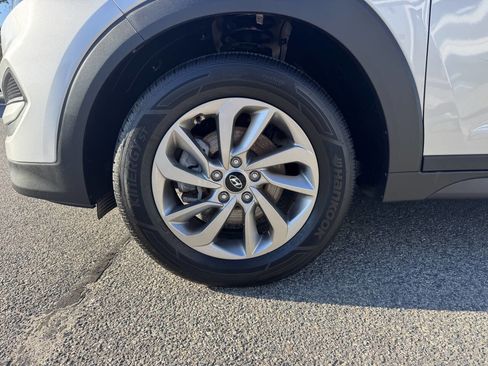 Used 2018 Hyundai Tucson SE AWD/4WD image 4