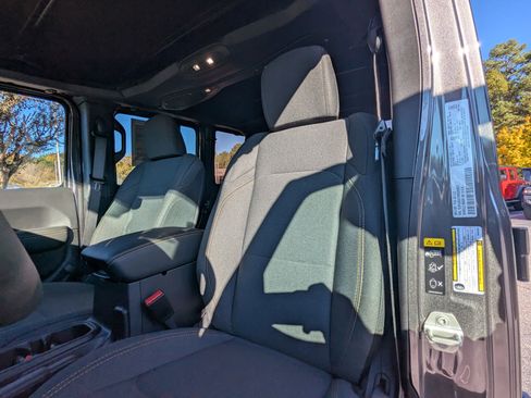 Used 2024 Jeep Wrangler Sahara w/ Technology Group image 9