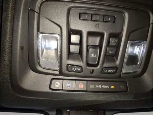 Used 2021 GMC Sierra 1500 AT4 w/ Off-Road Performance Package image 30