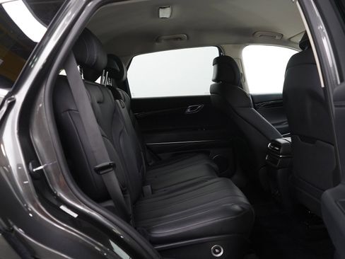 Used 2025 Genesis GV80 2.5T Standard image 14