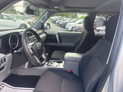 Used 2010 Toyota 4Runner SR5 AWD/4WD image 11