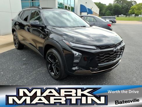 Used 2024 Chevrolet Trax ACTIV w/ Driver Confidence Package FWD image 1