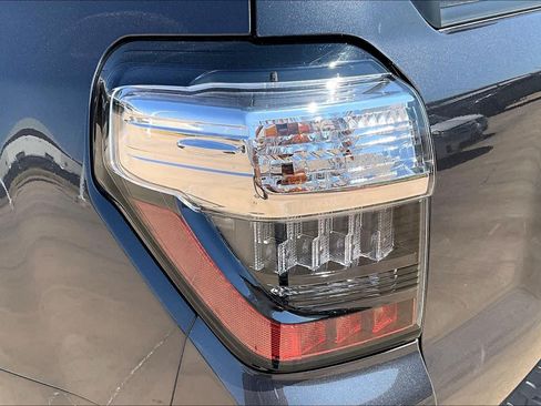 Used 2023 Toyota 4Runner Limited AWD/4WD image 28
