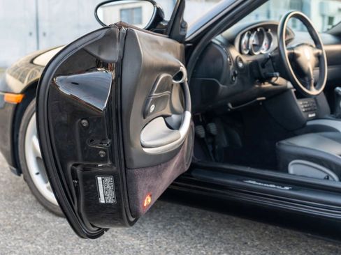 Used 2001 Porsche Boxster S image 61