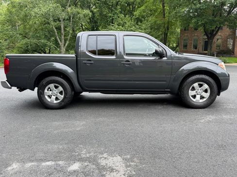 Used 2012 Nissan Frontier SV RWD image 2