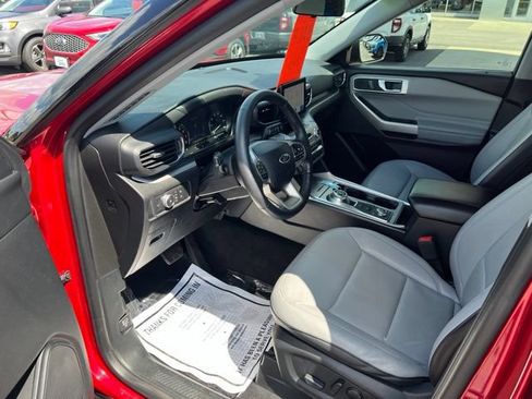 Used 2021 Ford Explorer XLT w/ Equipment Group 202A AWD/4WD image 13