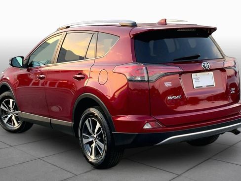 Used 2018 Toyota RAV4 XLE AWD/4WD image 12
