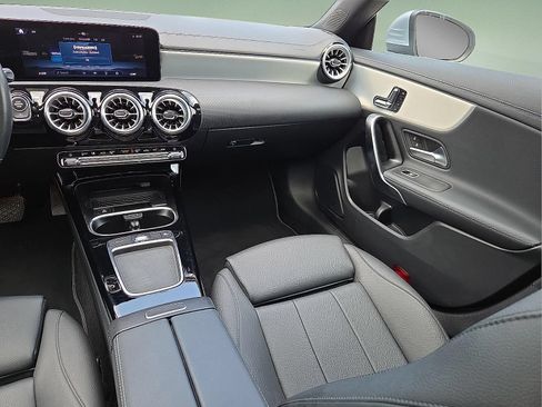 Used 2025 Mercedes-Benz CLA 250 4MATIC image 12