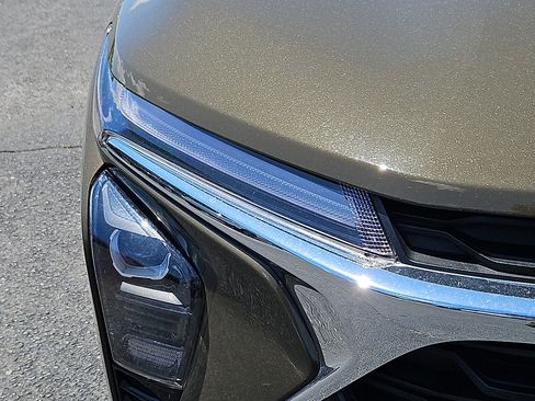 Certified 2024 Chevrolet Trax LT w/ Driver Confidence Package FWD image 10
