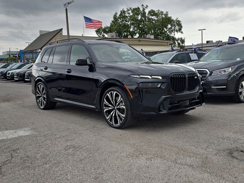 New 2026 BMW X7 M60i image 2