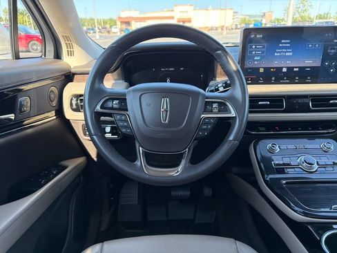 Used 2023 Lincoln Nautilus Reserve AWD/4WD image 16