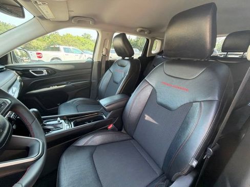 Used 2022 Jeep Compass Trailhawk AWD/4WD image 19