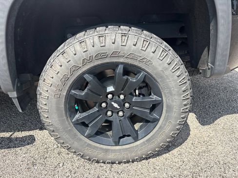Used 2022 Chevrolet Colorado Z71 w/ Z71 Midnight Edition AWD/4WD image 25