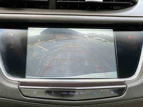 Used 2018 Cadillac XT5 Premium Luxury FWD image 25