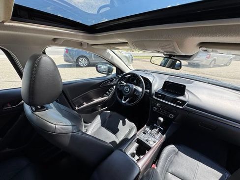 Used 2017 MAZDA MAZDA3 Grand Touring FWD image 24