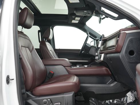 Used 2024 Ford Expedition Limited AWD/4WD image 11