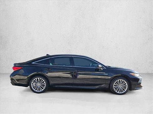 Used 2021 Toyota Avalon Limited w/ Advanced Safety Package image 4