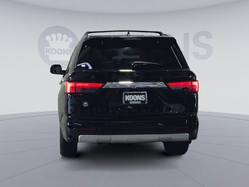 Used 2024 Toyota Sequoia Limited w/ Tow Technology Package AWD/4WD image 10