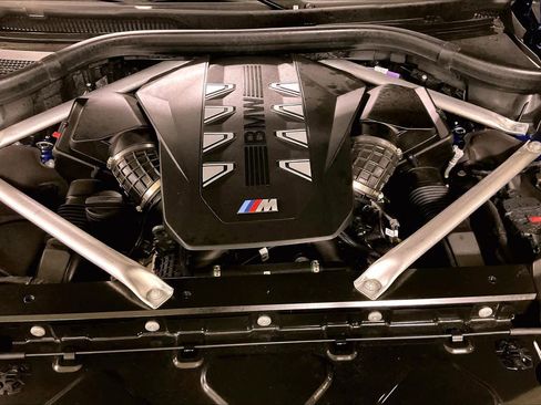 Used 2025 BMW X7 M60i image 29