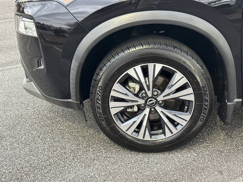 Used 2022 Nissan Rogue SV image 11