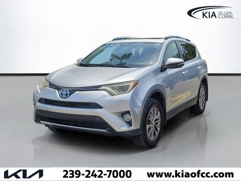 Used 2016 Toyota RAV4 XLE AWD/4WD image 3