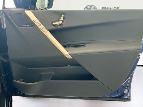 Used 2024 BMW iX xDrive50 w/ Sport Package AWD/4WD image 30