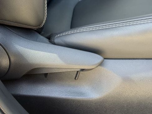 Used 2025 Toyota RAV4 XLE Premium FWD image 31