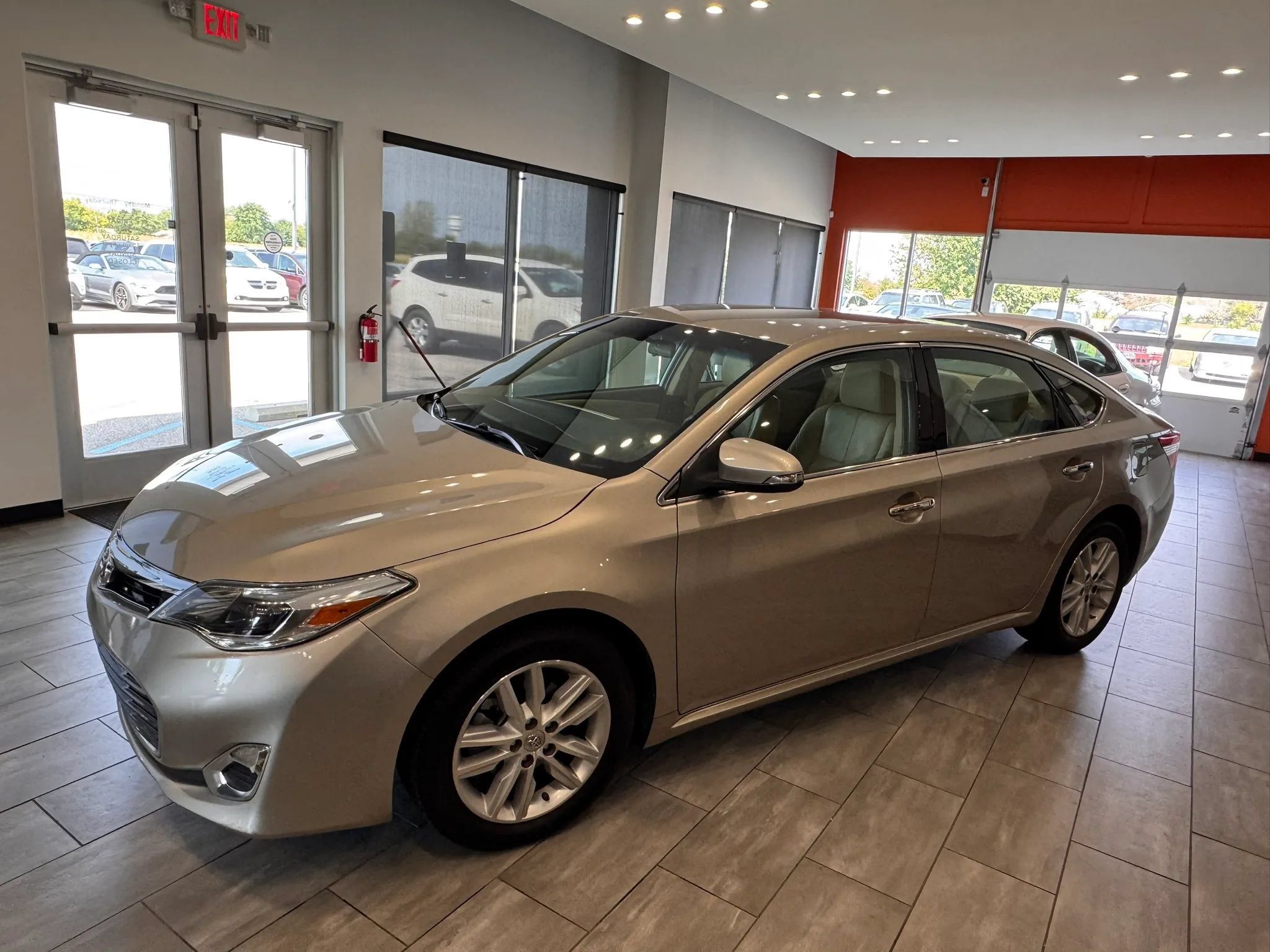 Used 2015 Toyota Avalon XLE FWD image 8