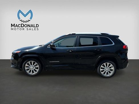Used 2018 Jeep Cherokee Overland w/ Technology Group FWD image 4