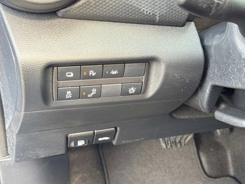 Certified 2025 Nissan Kicks Play S FWD image 24