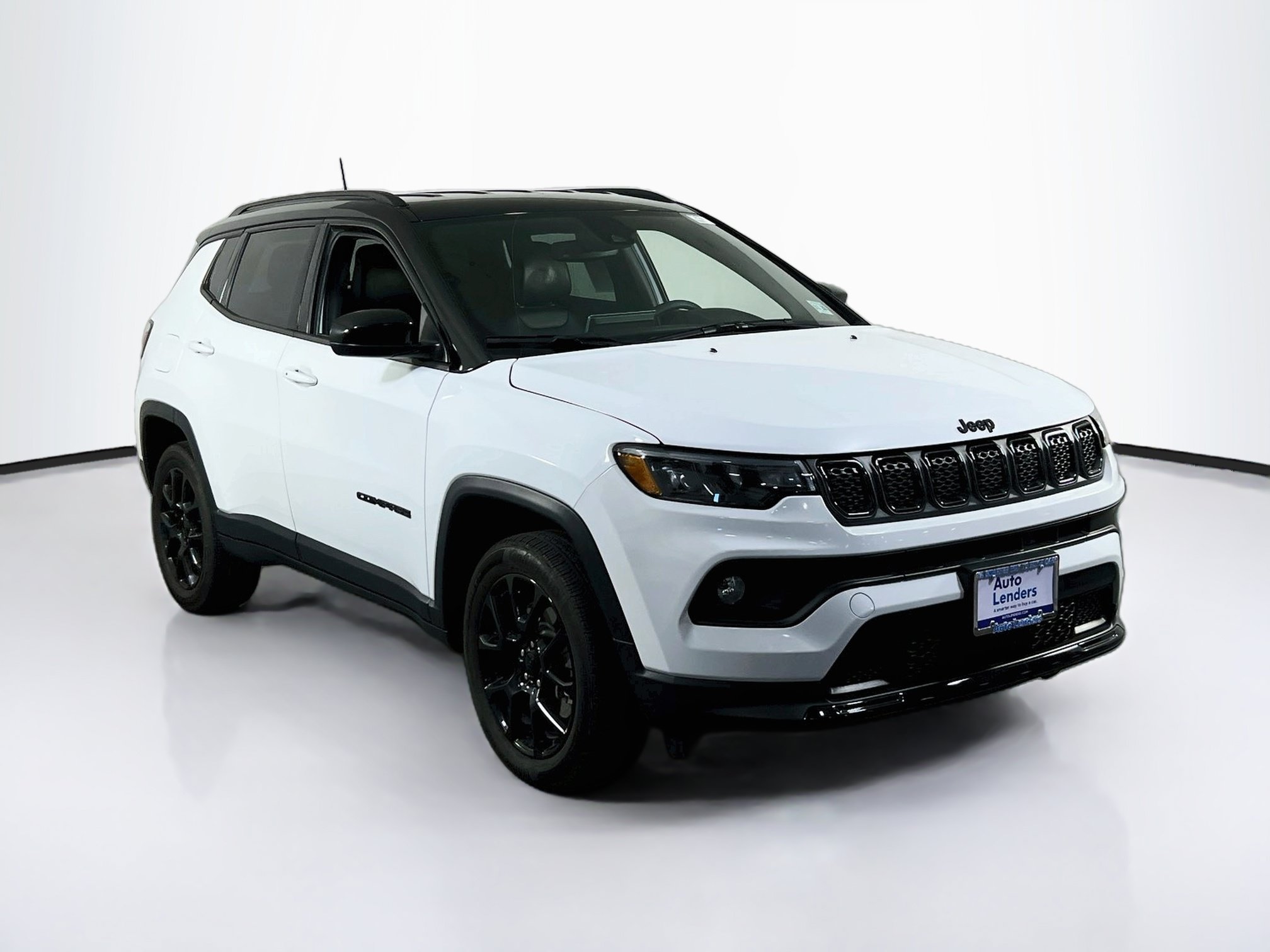 Used 2023 Jeep Compass Latitude w/ Convenience Group AWD/4WD image 3