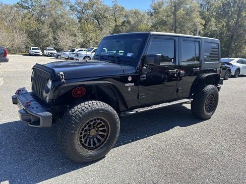 Used 2017 Jeep Wrangler Unlimited Rubicon image 5