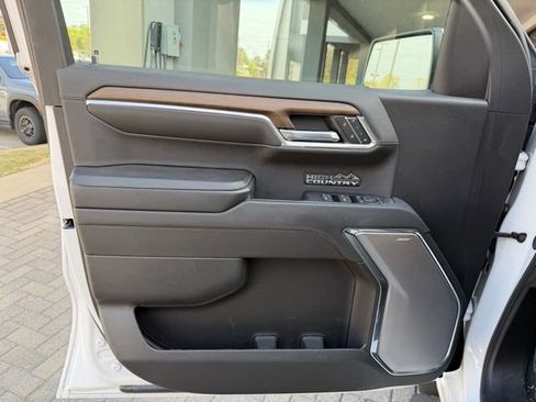 Used 2024 Chevrolet Silverado 1500 High Country w/ Technology Package image 6