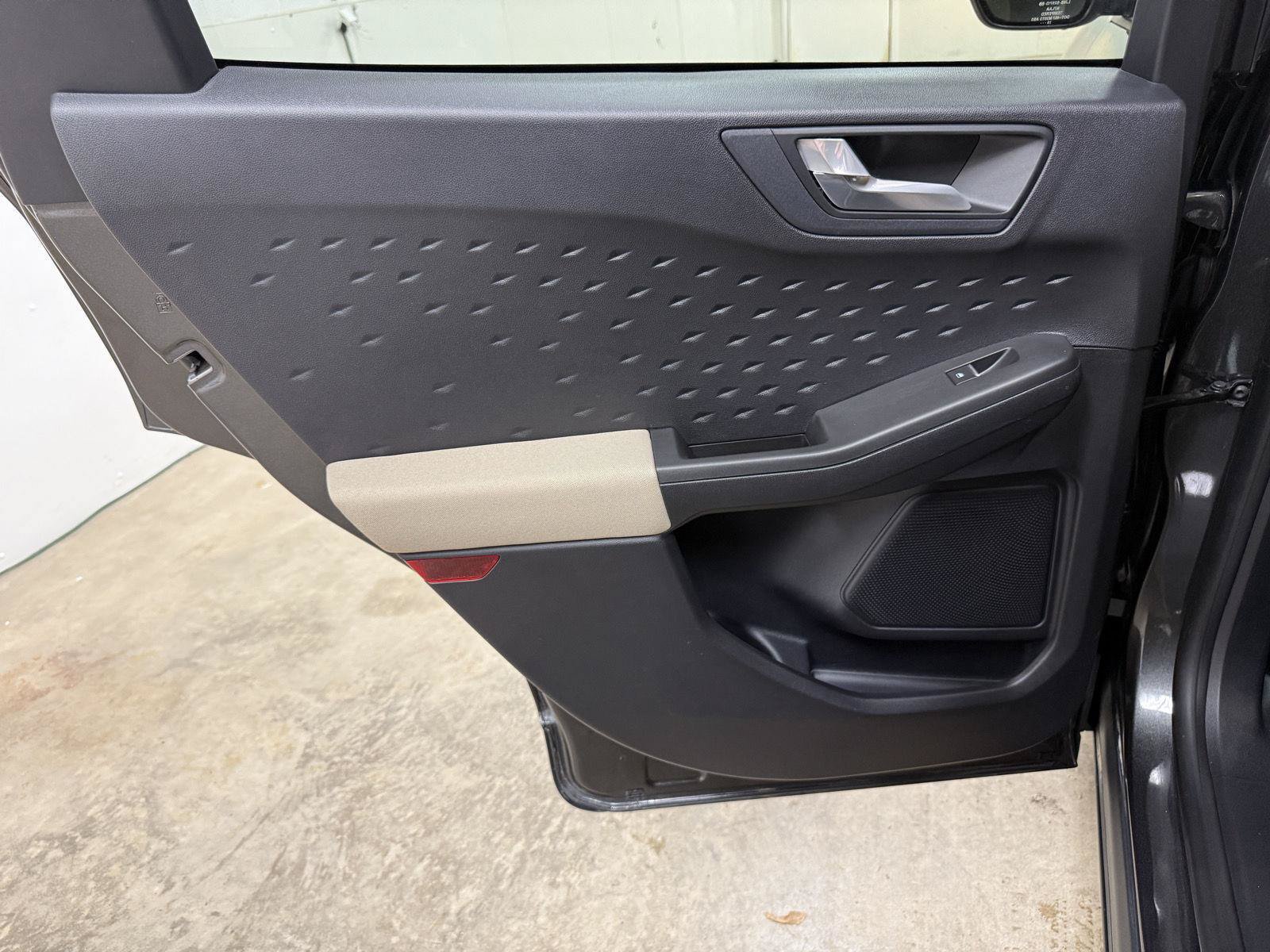 Used 2020 Ford Escape SE AWD/4WD image 25