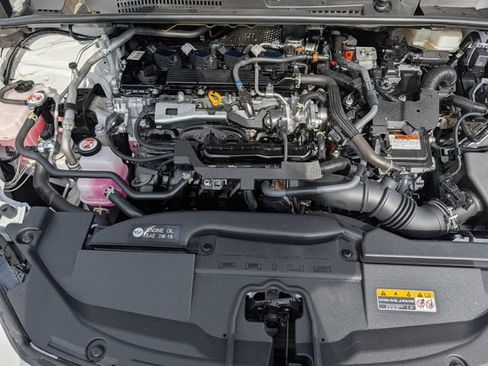 Used 2024 Toyota Prius XLE FWD image 32