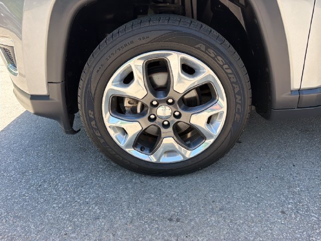 Used 2018 Jeep Compass Limited w/ Navigation Group AWD/4WD image 33