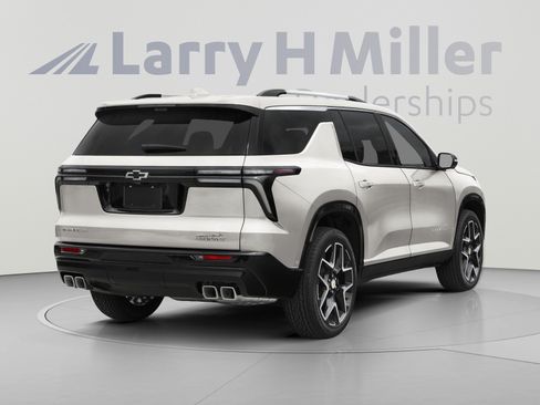 New 2026 Chevrolet Traverse High Country w/ LPO, Floor Liner Package AWD/4WD image 2