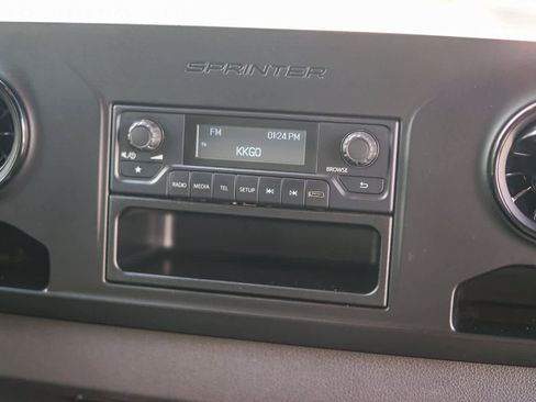 Used 2023 Mercedes-Benz Sprinter 2500 image 13